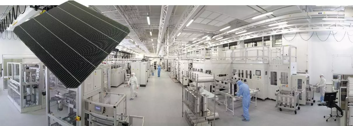 Within AMPERE project the heterojunction technology reaches new heights with cells close to 24% efficiency obtained on the industrial pilot line of CEA based at INES.